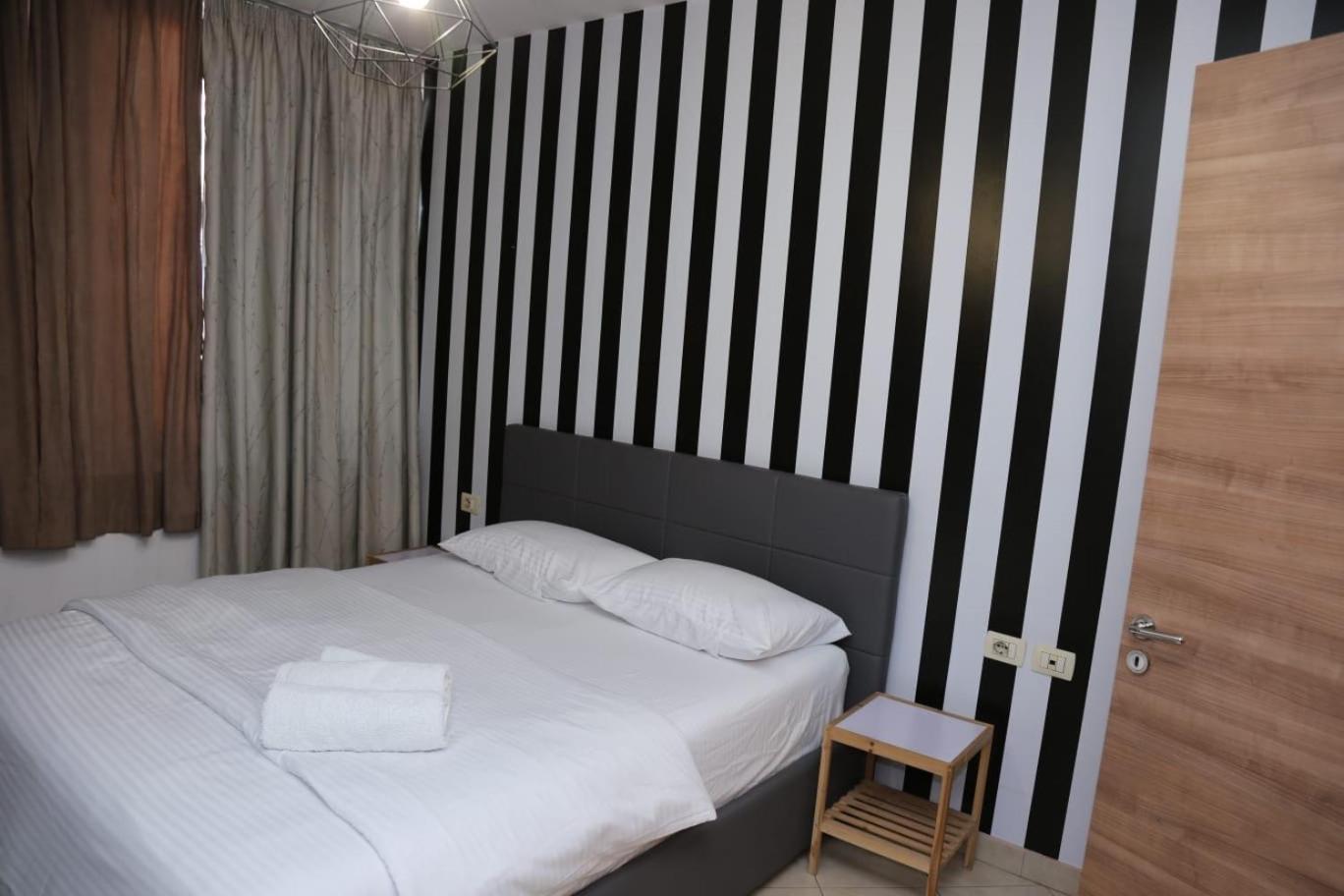 Ergi'S Host Apartment Tirana Exterior photo