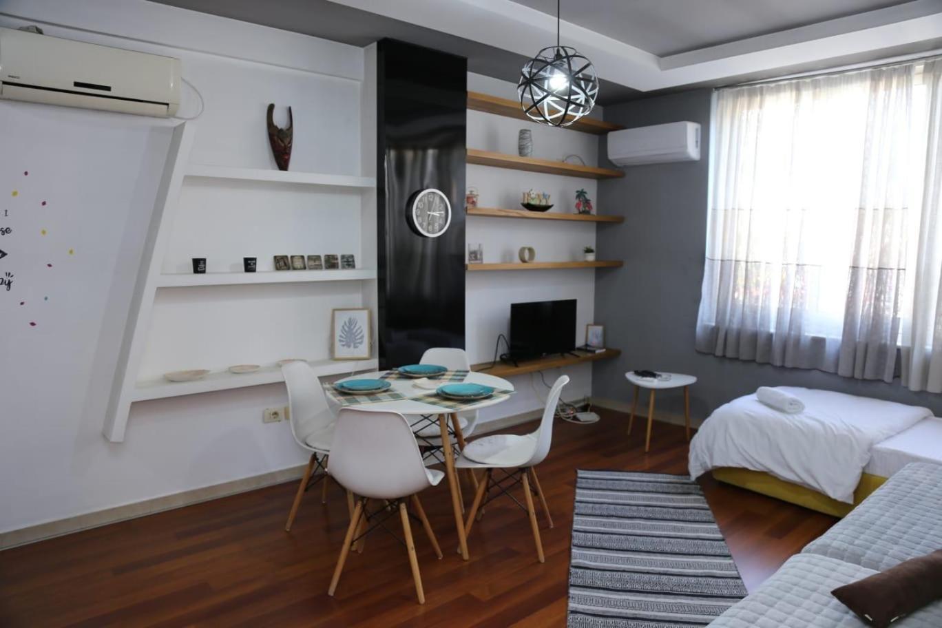 Ergi'S Host Apartment Tirana Exterior photo