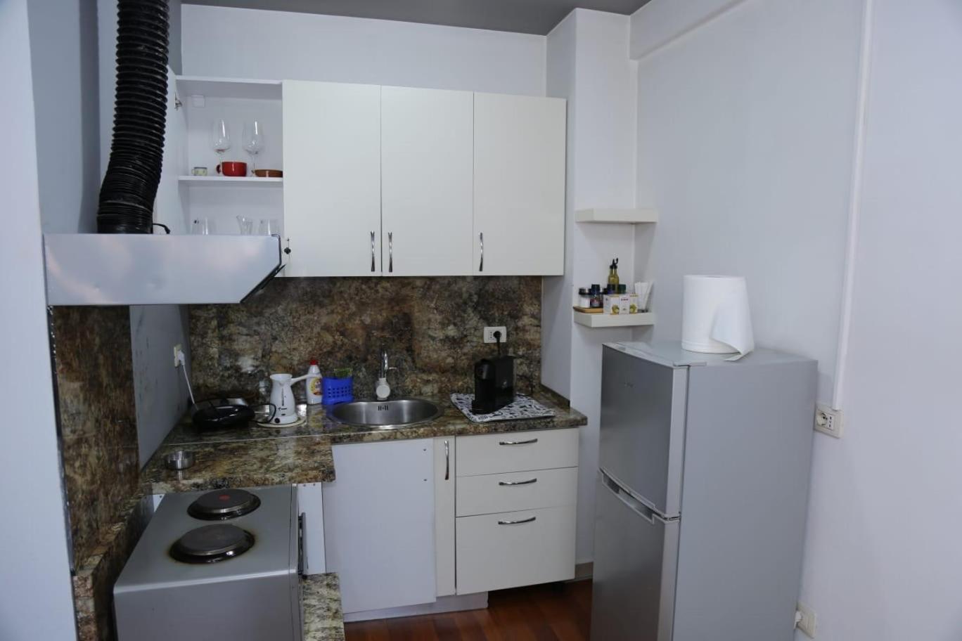 Ergi'S Host Apartment Tirana Exterior photo